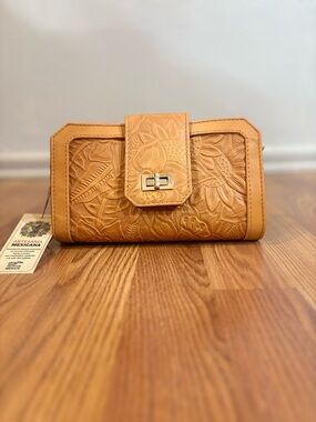 Artisanal Tooled Leather Wallet Clutch - Tan